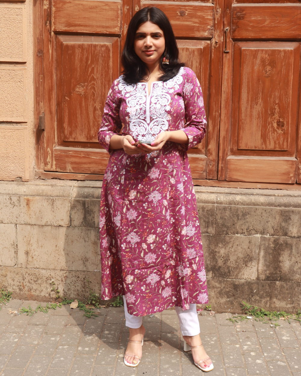Cotton 3/4th Sleeve Lucknowi Chikan Kurtis at Rs 280 in New Delhi | ID:  11100761591